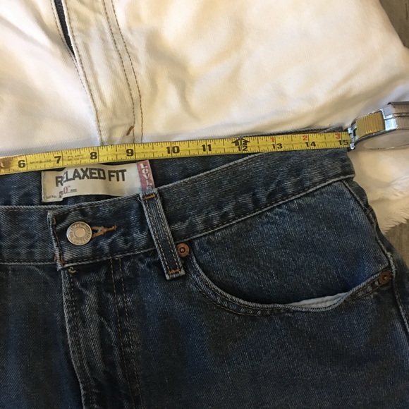 Levi cut off jean shorts - Picture 7 of 7